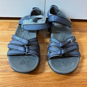 Teva Women’s Dark Blue and Gray Sandals Sz 6